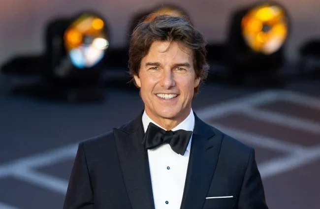 how old is tom cruise